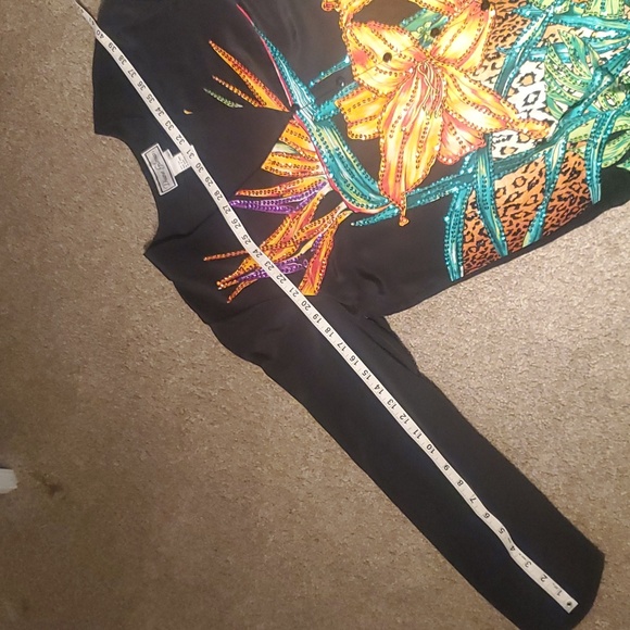 Like new! 100% silk Diane Gilman sequined tropical blouse - Picture 10 of 10